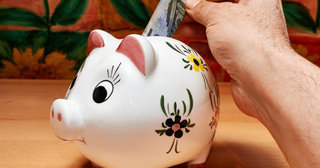 How to Save Money for a House: Top 5 Budgeting Tips